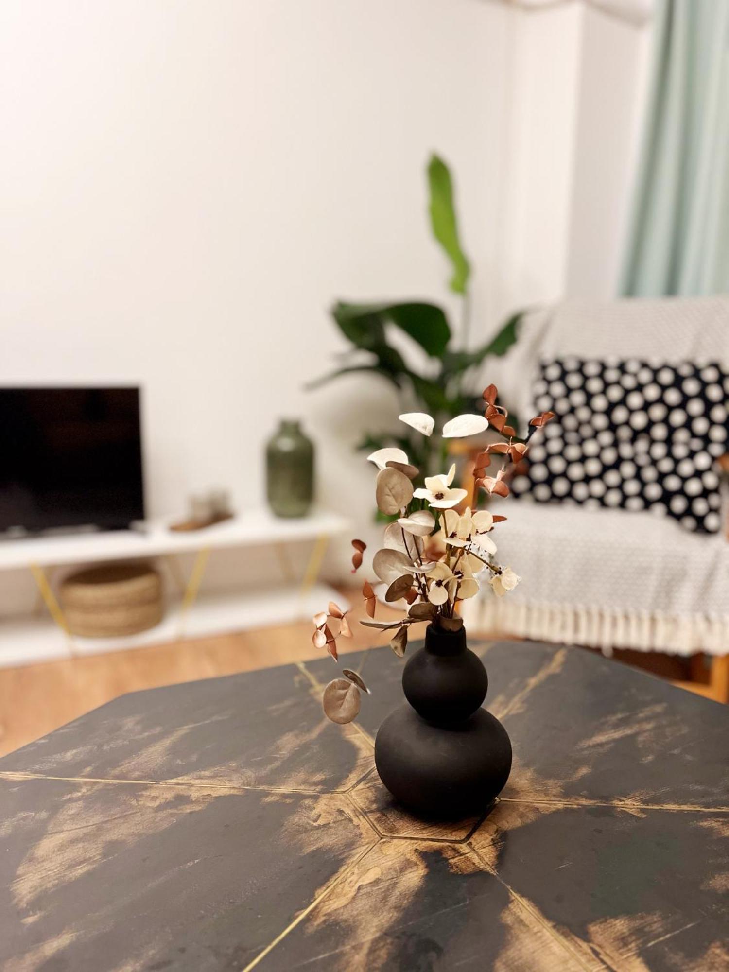 Lola'S Apartament Close To City Center 부쿠레슈티 외부 사진